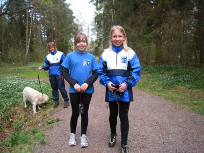 Nathalie och Lisa gjorde bra lopp i Inskolning och D 10.